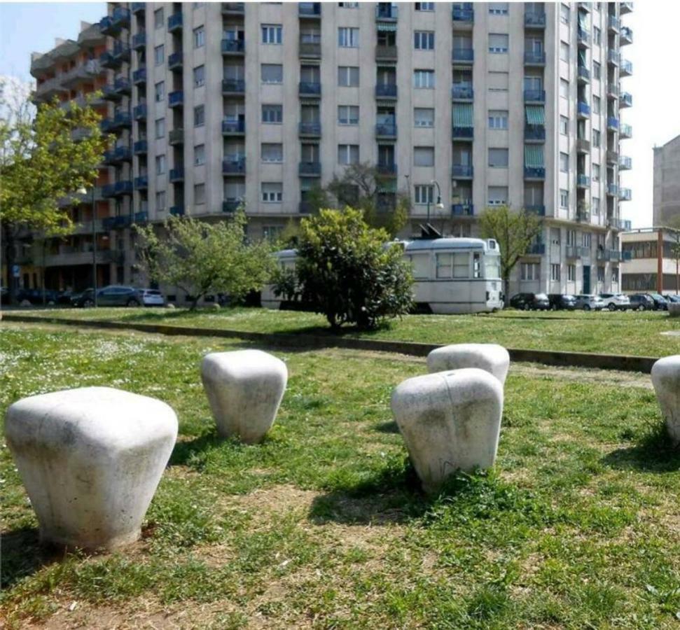 Cinecasa Di Andrea E Cristina Apartment ตูริน ภายนอก รูปภาพ